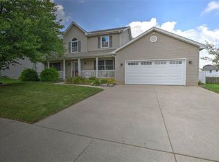 636 Waterford Ln, Decatur, IL 62526