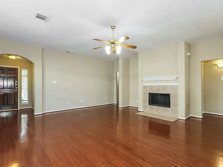3223 Spring Ranch Ln — Photo 4