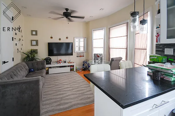 Rented by ERNY LLC | media 11