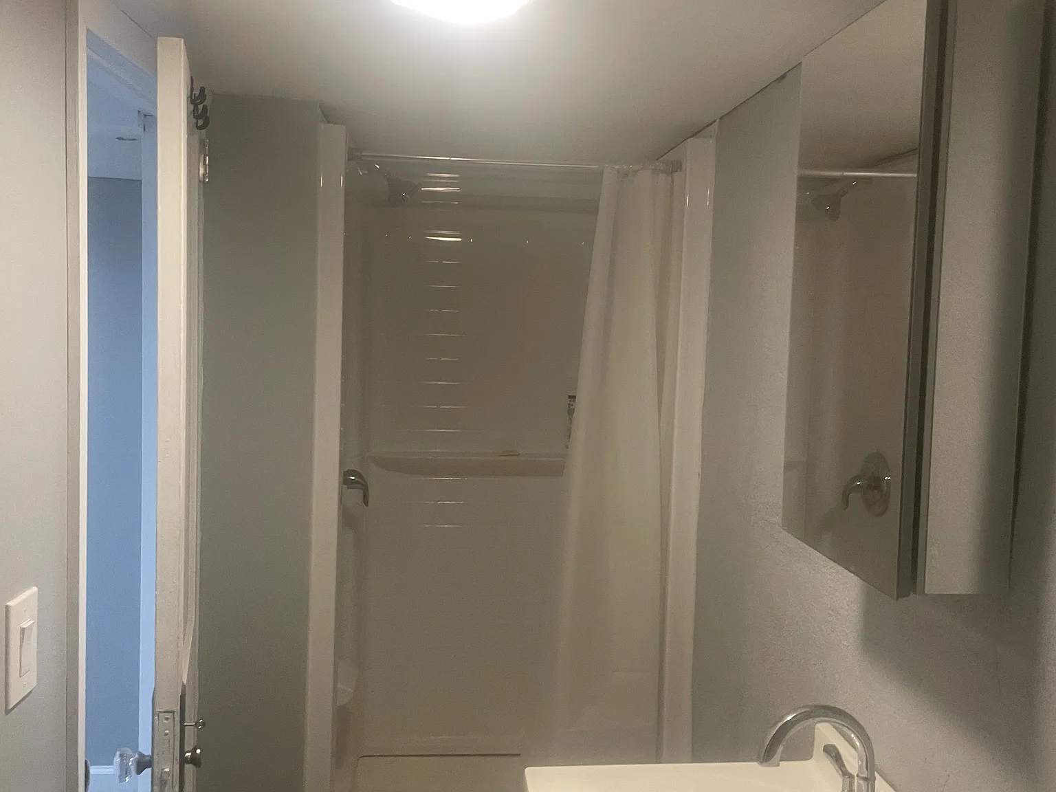 1 bed, 1000 sqft, $1,100 — Photo 2