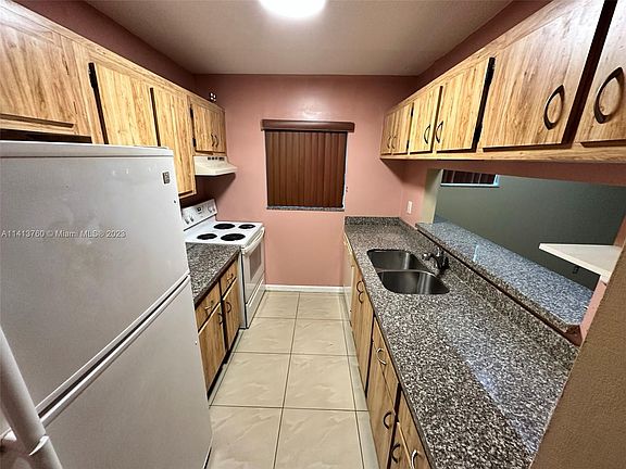 4th image of 6031 Shakerwood Cir APT 108