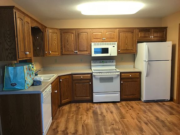 3rd image of 3447 Pecan Ln