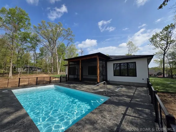 875 Spring Creek Dr, Sunrise Beach, MO 65079