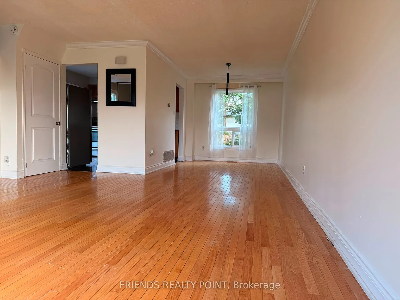 4 bed, $2,800 — Photo 3