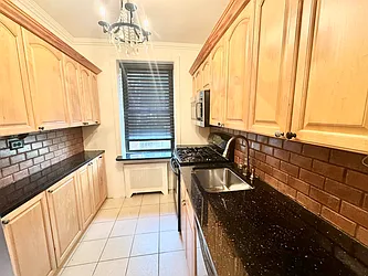 Rented by Papp Realty