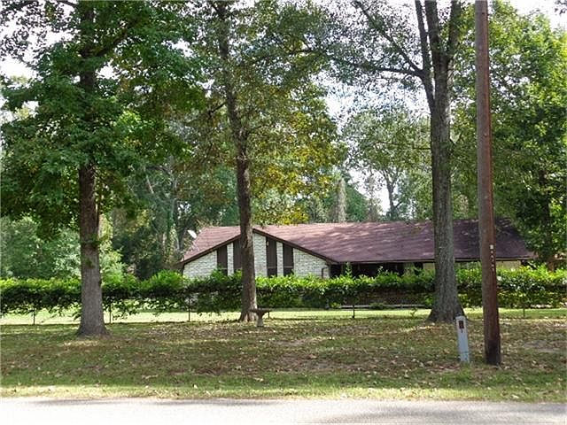 1st image of 23855 Oakwood Dr
