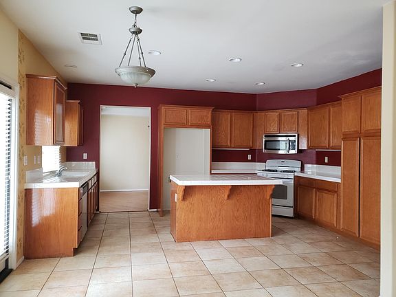 3rd image of 29836 Old Sycamore Ln