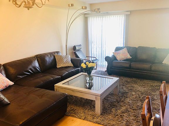 5th image of 572 E Windgate Ct