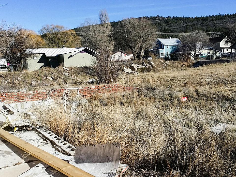 2nd image of 215 S 6th St