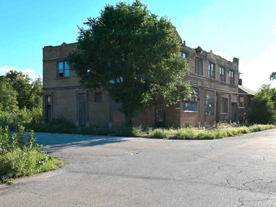 400 E 20th Ave, Gary, IN, 46407