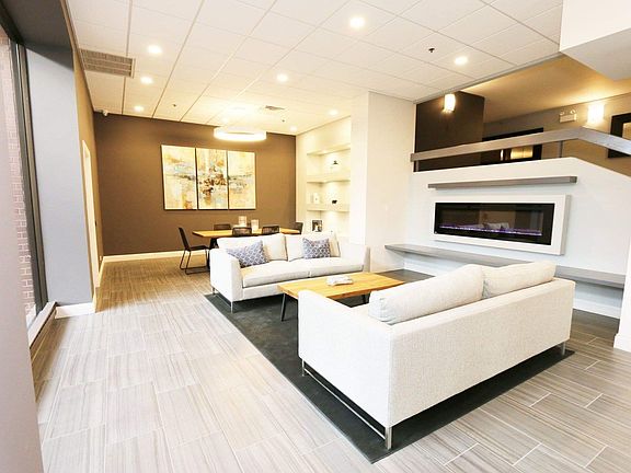 5th image of 465 W Dominion Dr Unit 304
