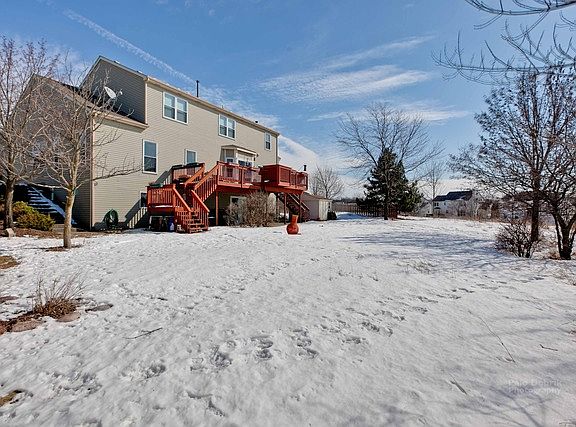 3rd image of 601 Carlyle Ct