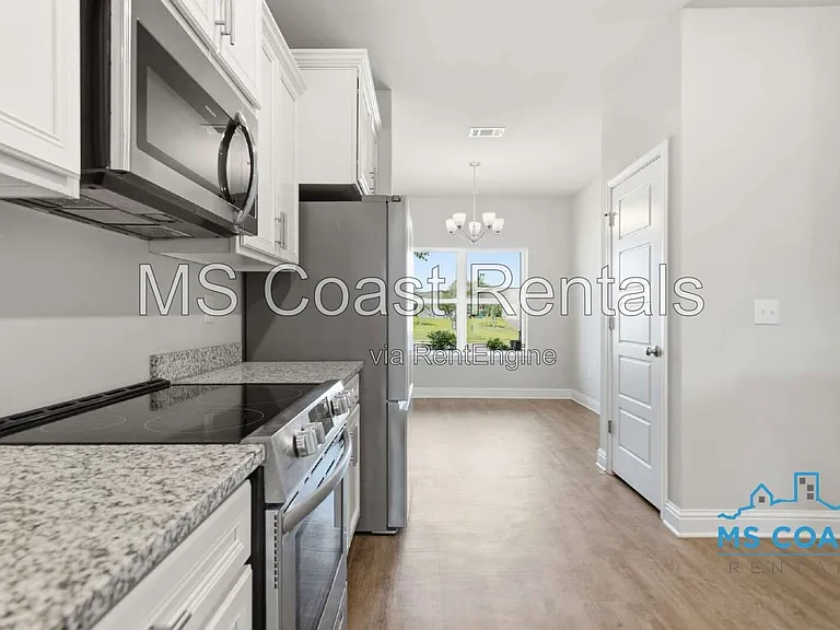 5543 Overland Dr — Photo 9