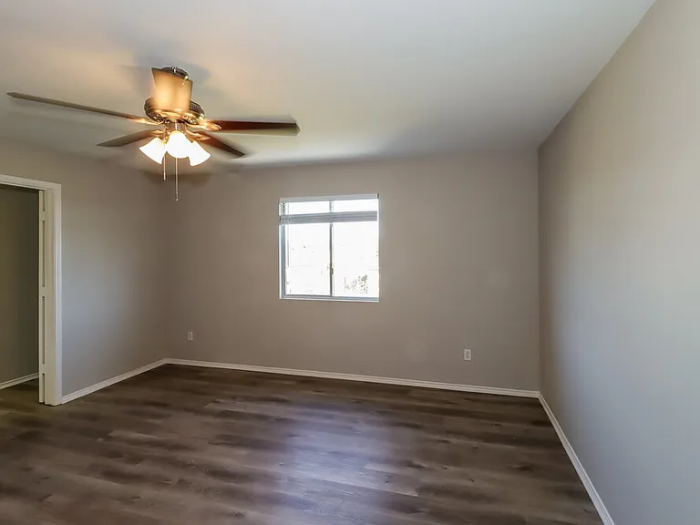 121 Camellia Dr — Photo 8