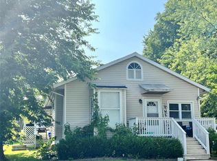 1021 S Spruce St, Greenville, IL 62246