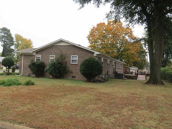 5th image of 929 Daniel Boone Dr