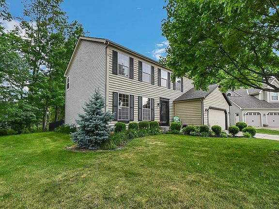 3rd image of 156 Royal Farm E
