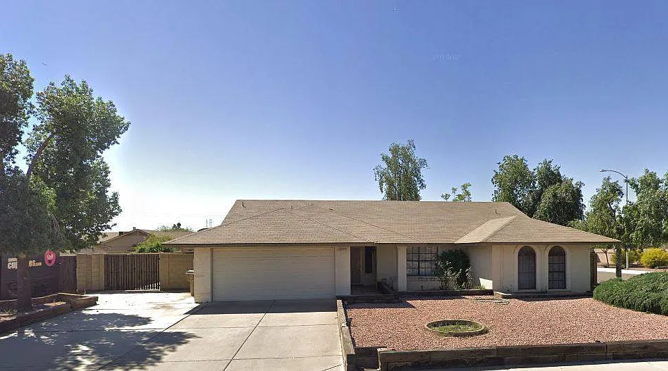 8845 W Orchid Ln