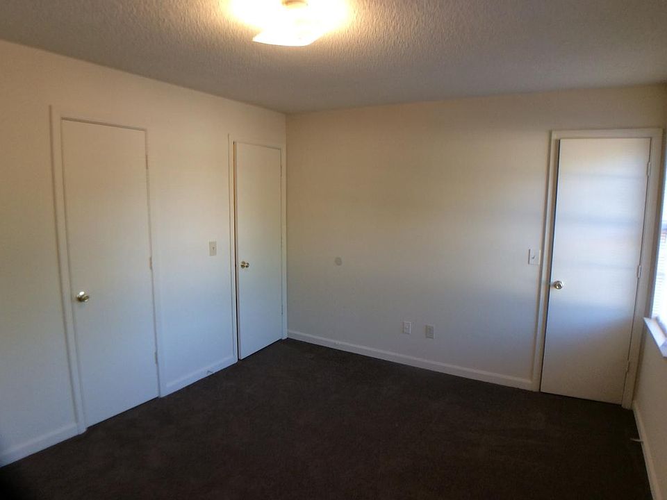 1st image of 302 Iron Belt Ct