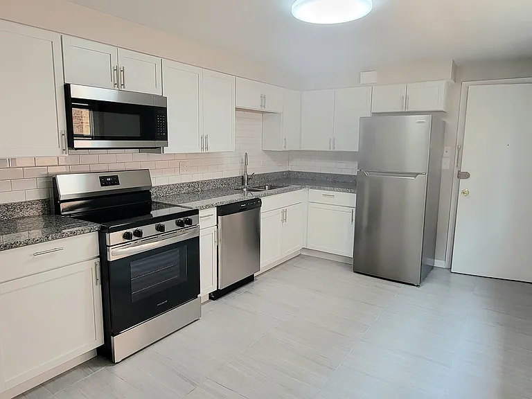 5210 N Reserve Ave #3W — Photo 1