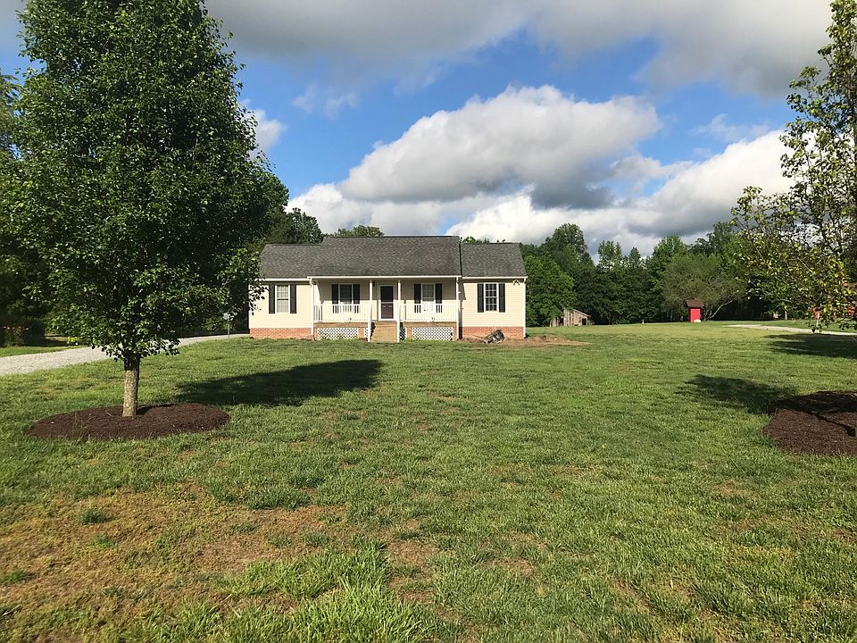 2nd image of 828 Calno Rd