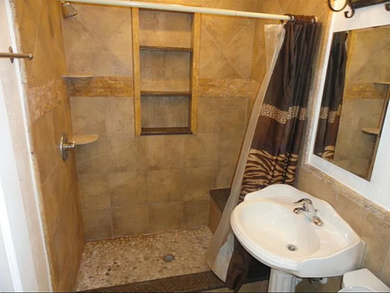 3359 E Aldridge Rd — Photo 3