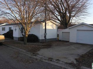 1329 Avenue L, Hawarden, IA 51023
