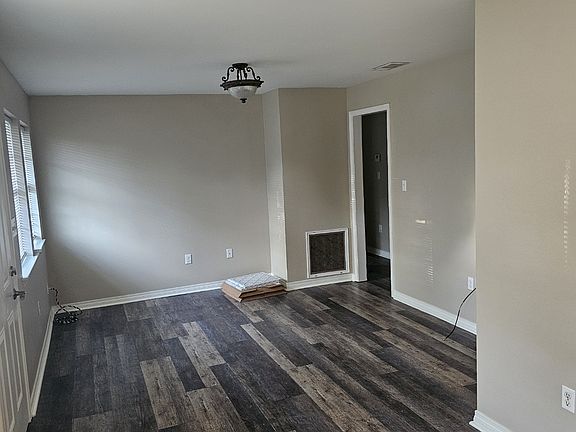 5th image of 4550 Louisa Dr