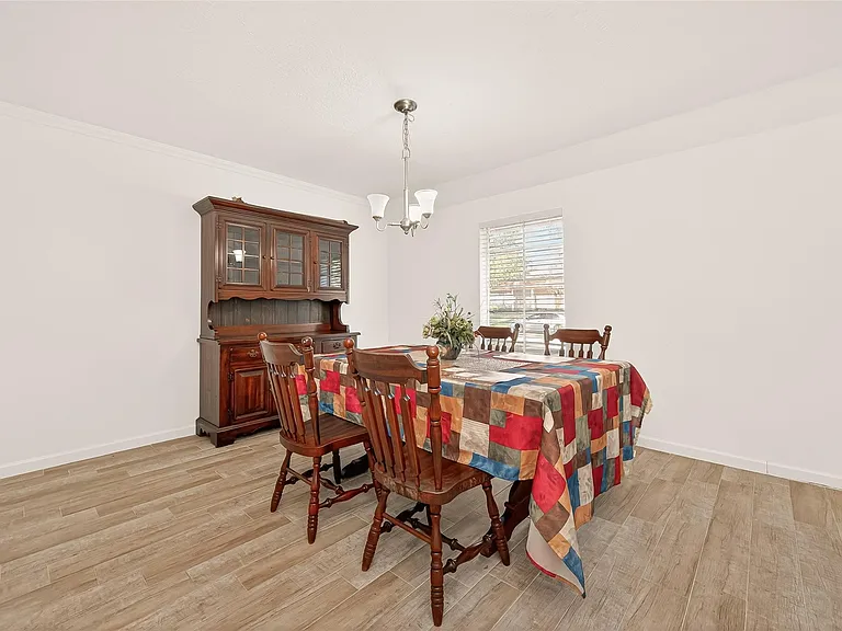 3815 Fernglade Dr — Photo 15