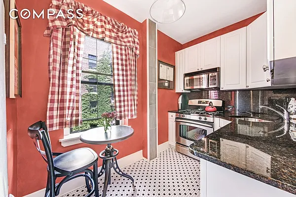 Sold by Compass | media 23