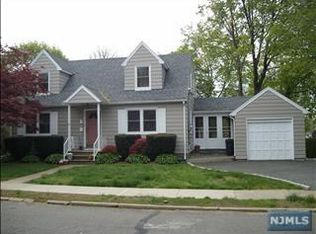 10 Maple Ave, Waldwick, NJ 07463