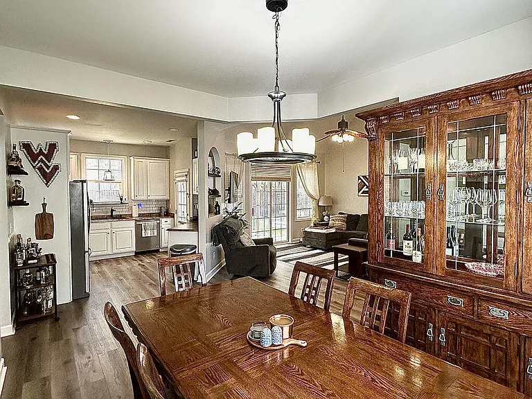 425 N Belvedere Dr — Photo 9