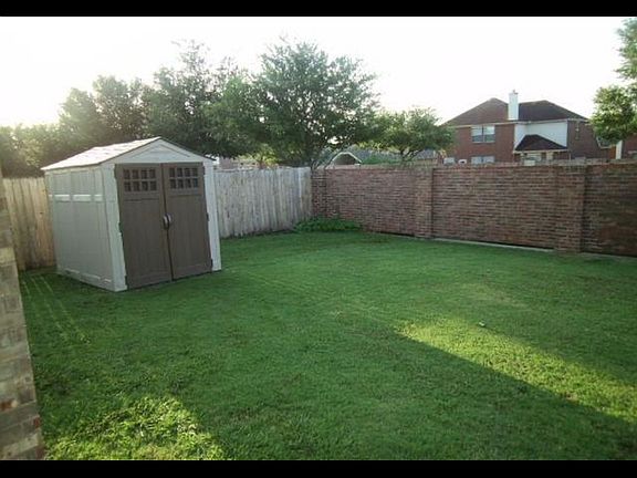 5th image of 504 Flintwood Ln