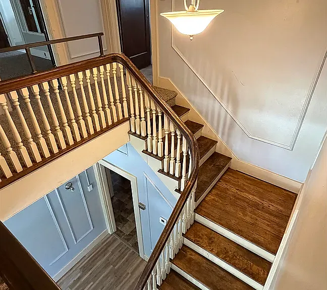 410 W 6th St — Photo 3