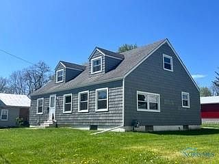 2nd image of 64 Saint Clair St