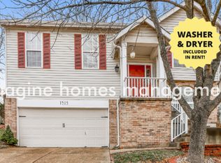 1515 Glenn Brooke Woods Cir, Ballwin, MO 63021
