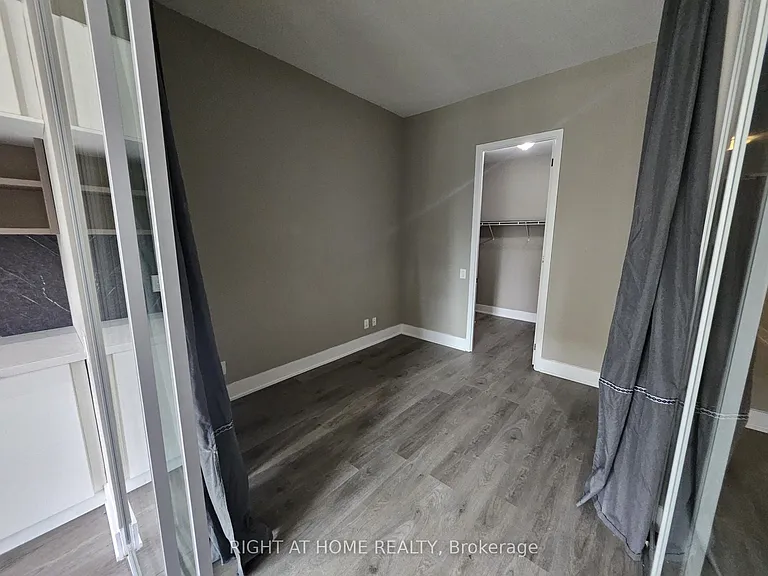 111 Saint Clair Ave W #426 — Photo 16