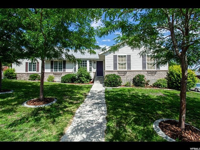1st image of 1490 N Summer Crest Dr