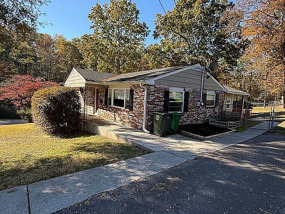 2nd image of 185 Diane Ln
