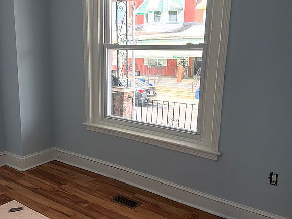 3rd image of 5502 Spring St