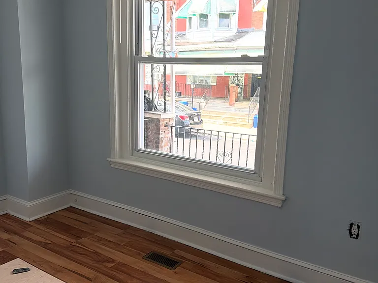 5502 Spring St — Photo 3
