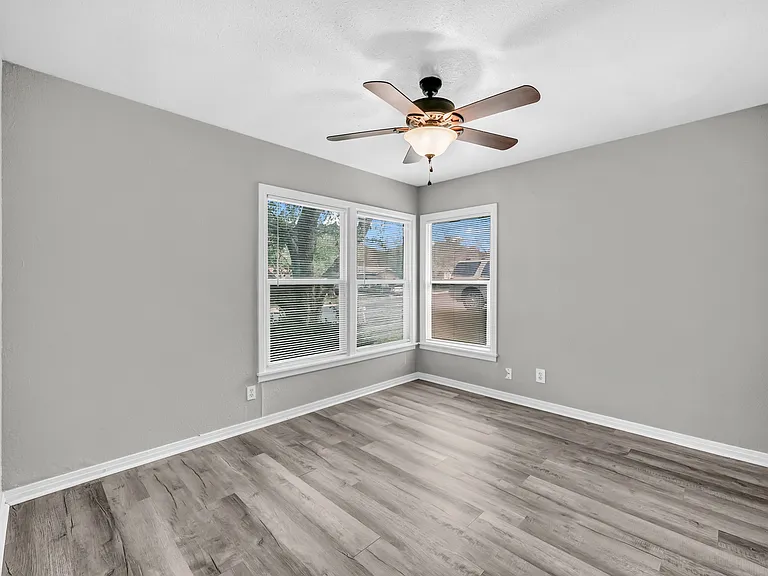 1220 S Lamar St — Photo 12