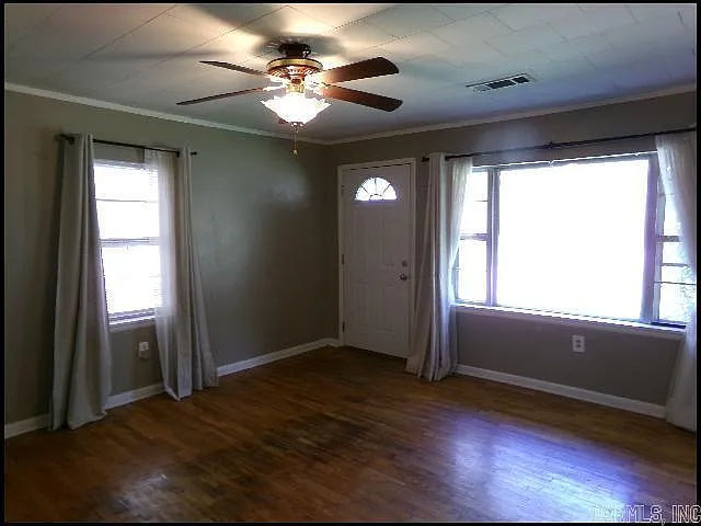 3 bed, 1.5 bath, 1485 sqft, $1,250 — Photo 3