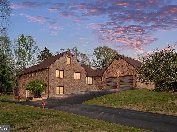 2nd image of 50 Burgess Ln