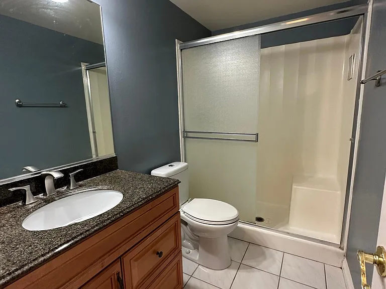 Master Bedroom Bathroom