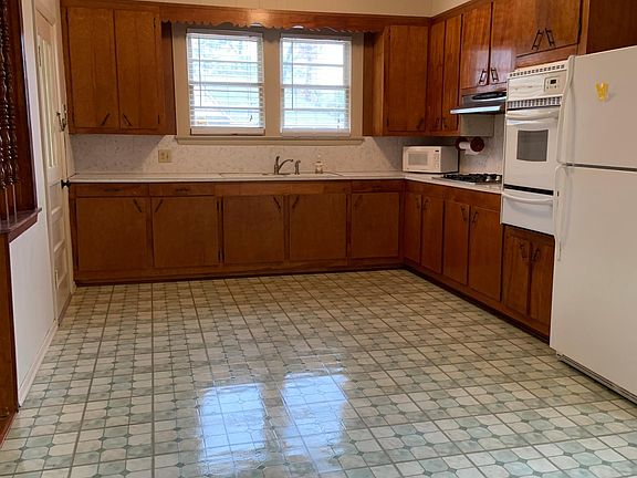 4th image of 206 Morningside St