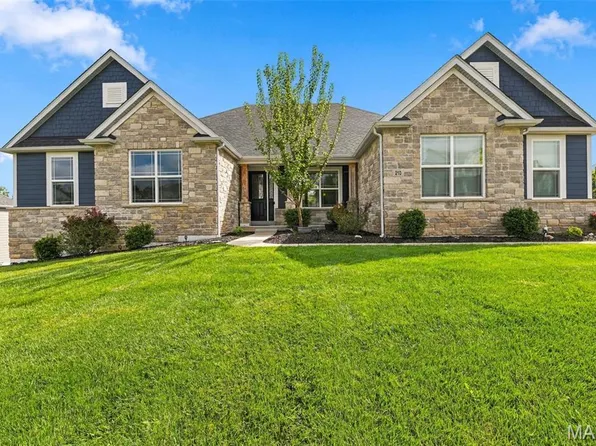 210 Westleigh Ct, Wentzville, MO 63385