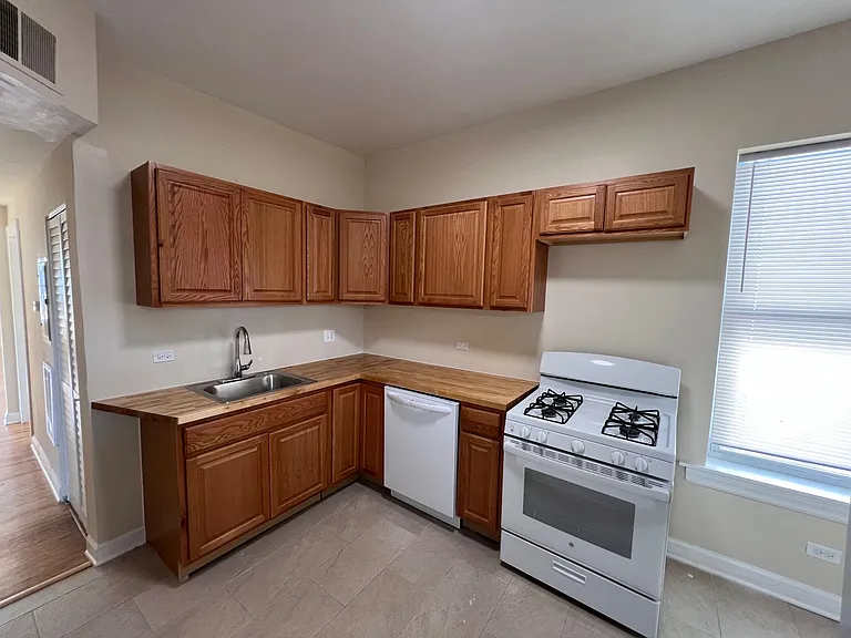 4449 N Broadway St #3 — Photo 19