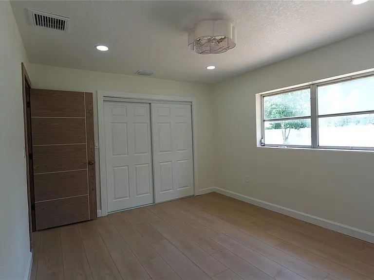 5 S Hercules Ave — Photo 23