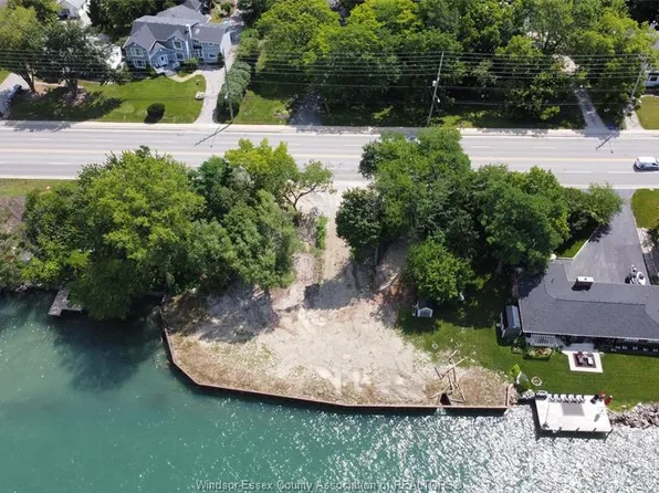 552 Front Rd N, Amherstburg, ON N9V 2V5